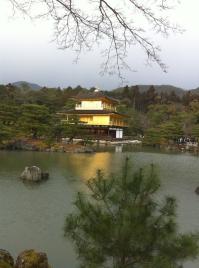 
今年のお正月に京都の金閣寺に行きました
