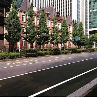 丸の内の東京駅周辺を、久しぶりに４時間ほ