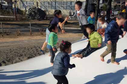 

最近、娘（2歳）と公園へ遊びに行